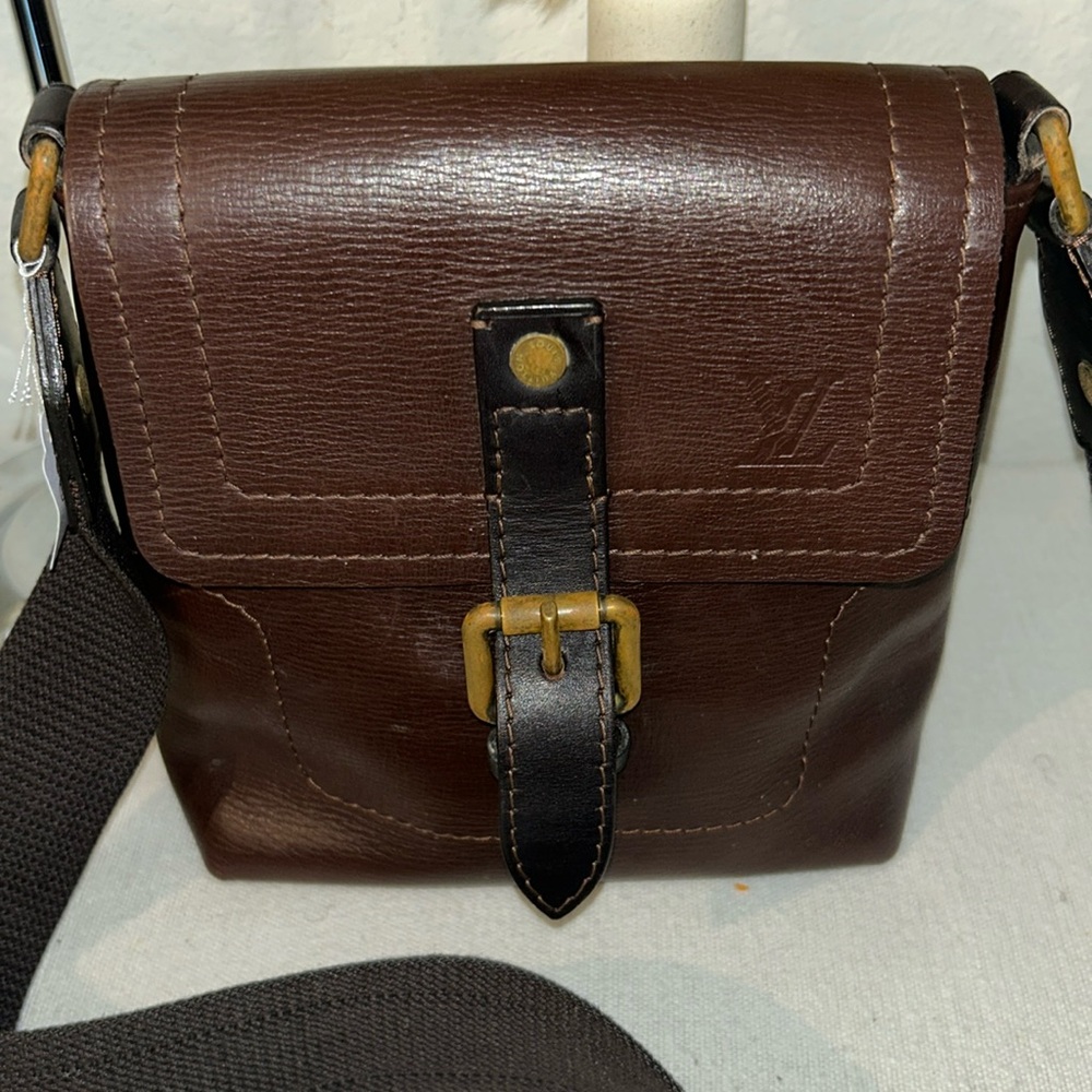 Louis Vuitton Utah Yuma Shoulder Bag M92995 Cafe Brown Leather with COA